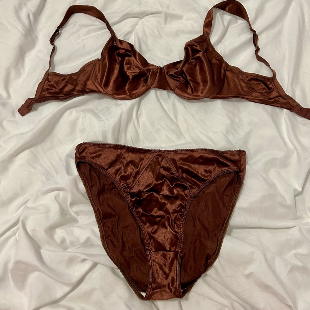 Vintage 80s Victoria’s Secret Satin Bra and Pantie Lingerie Set